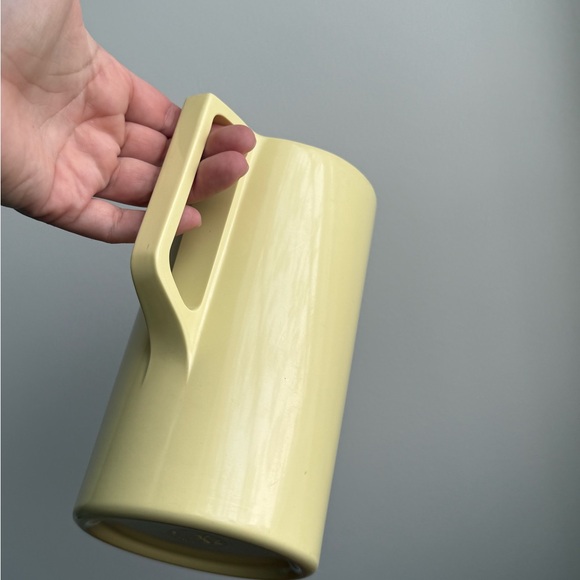 Vintage 50s Pastel Yellow Melmac Juice Pitcher Jug Kitchen Utensil Holder - Picture 10 of 12